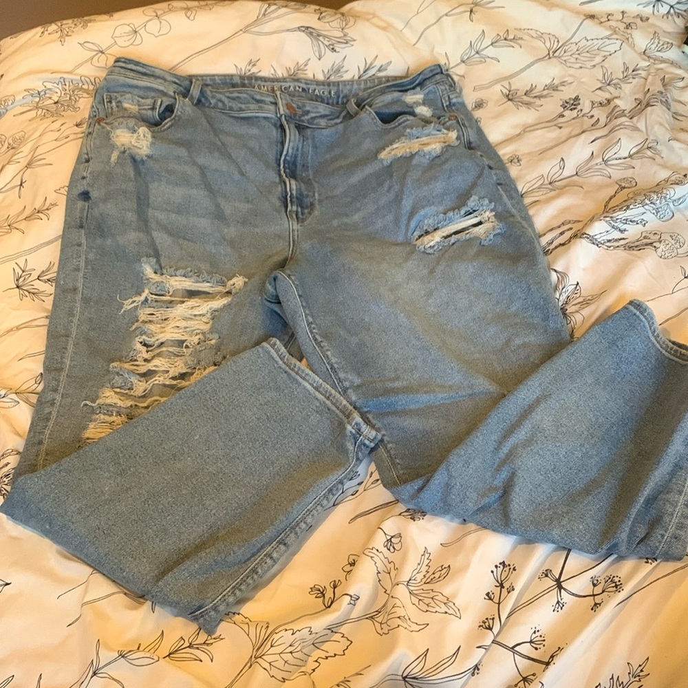 American Eagle Curvy Mom Jeans
